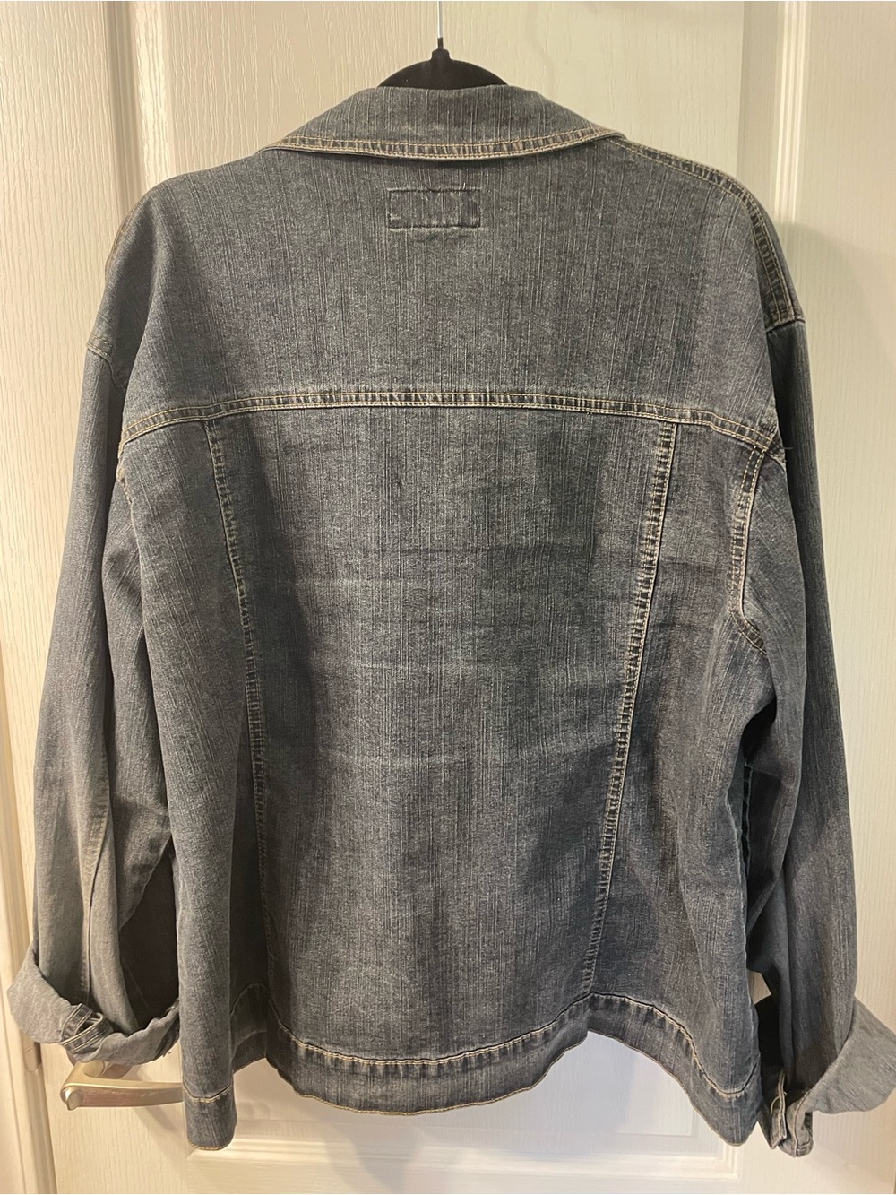 Plus size Classic Denim Jacket! - Picture 2 of 4